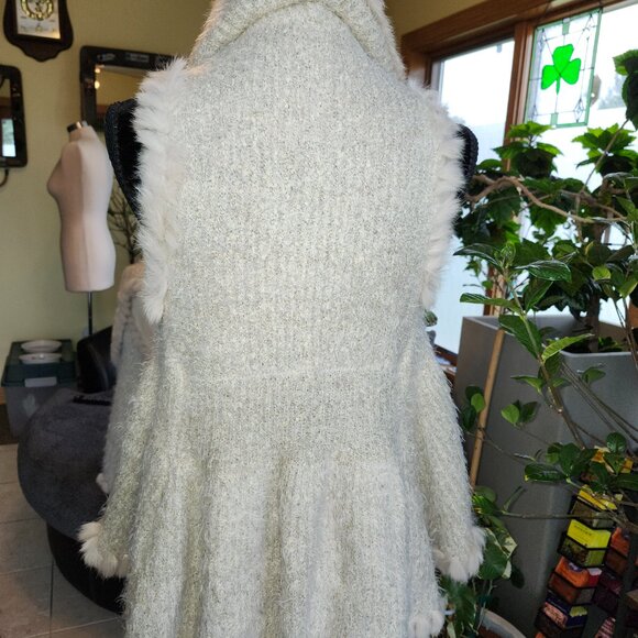 Love Token Fur Trim Open-Front Luxury BOHO Cascade Vest - Picture 7 of 12